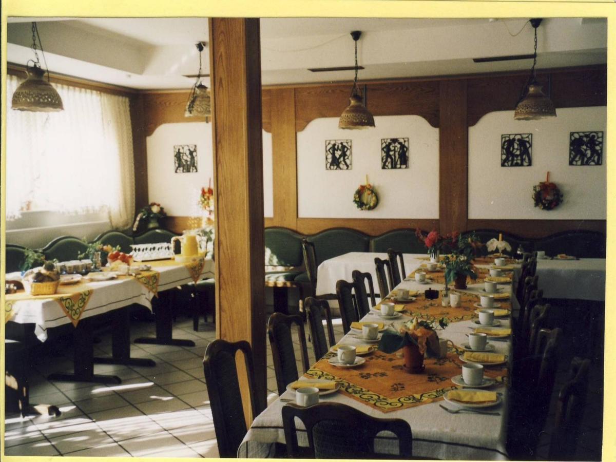 Gast- Und Gastehaus Simon Hotel Greifenstein Exterior photo